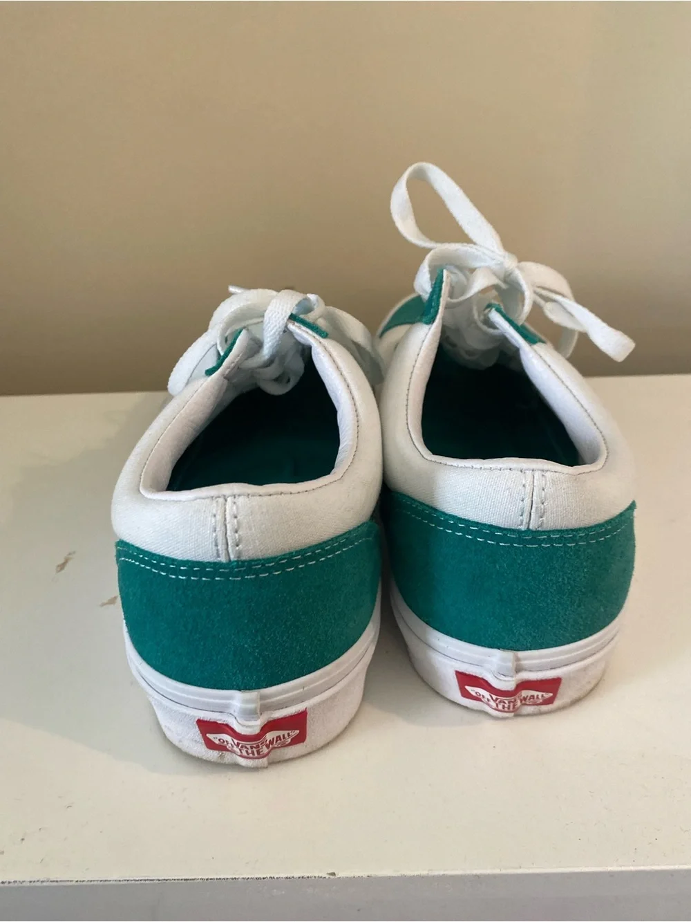 Vans low top